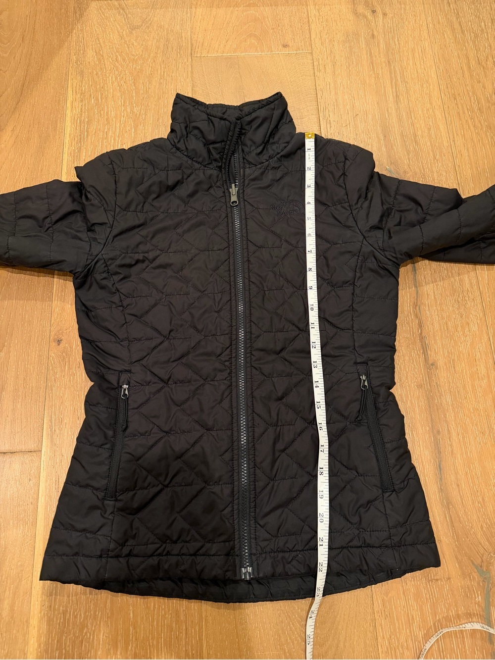 The North Face Black Quilted Puffer Jacket - Picture 4 of 6